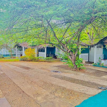 New Peacock Resort Dambulla Bagian luar foto