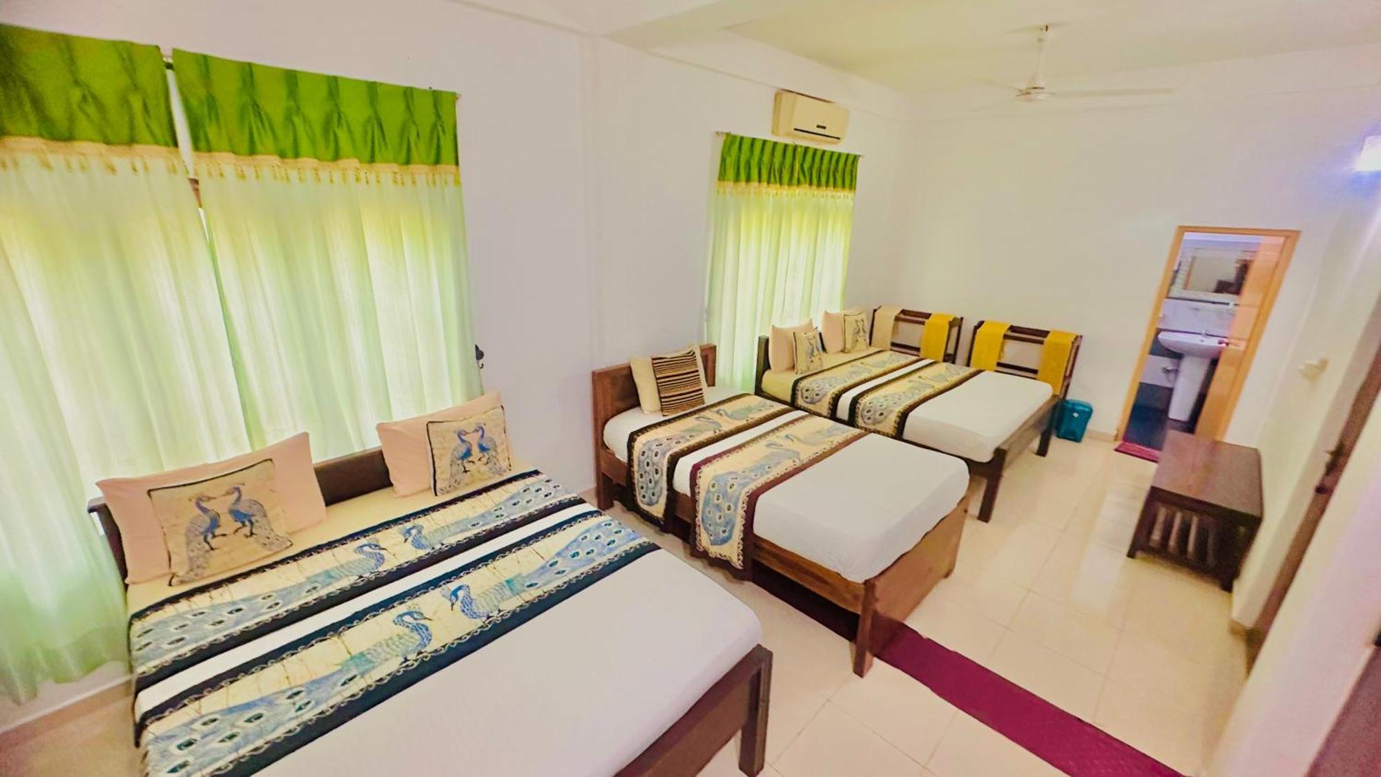 New Peacock Resort Dambulla Bagian luar foto